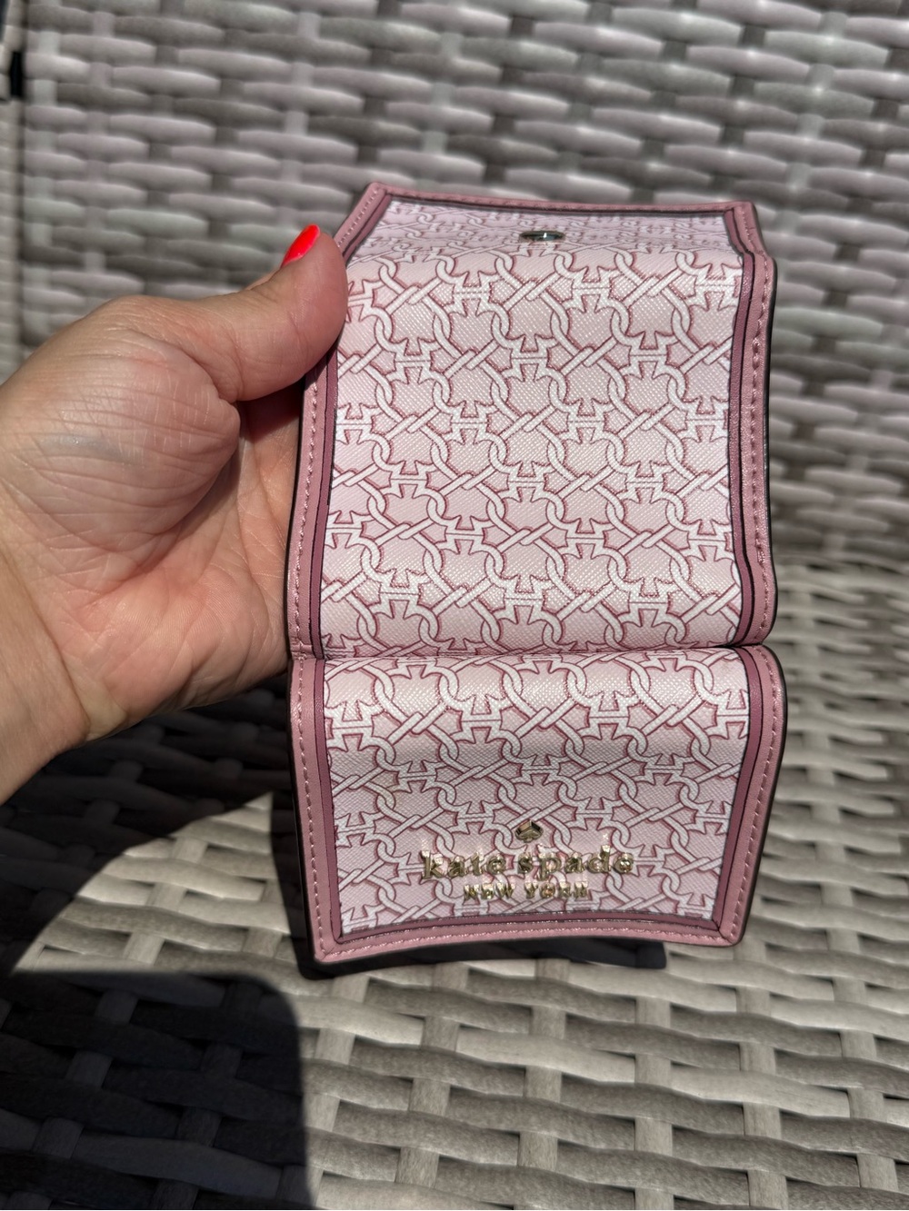 KATE SPADE Micro Pink ♠️ Pattern Tri-Fold Wallet + Gold Tone Hardware LIKE NEW - Picture 6 of 6